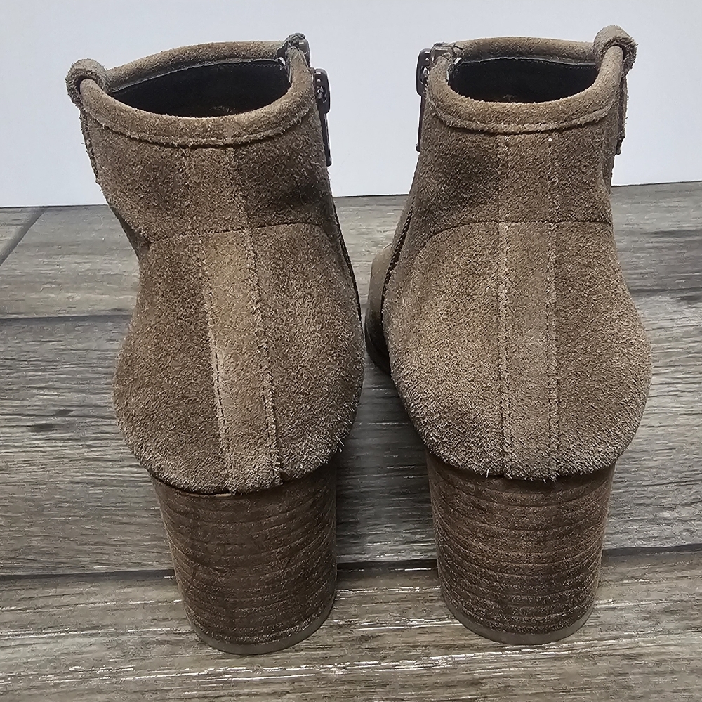 Sole Society Tan Neutral‎ Faux Suede Heeled Booties Minimalist Chic Casual Fall - Picture 3 of 7